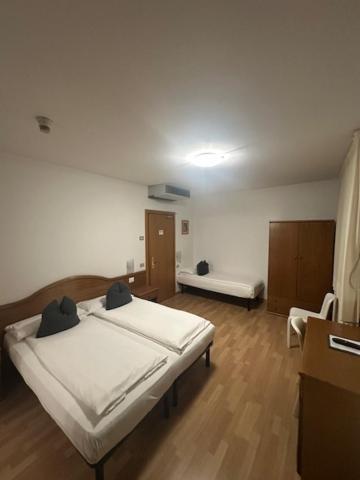 Athos Hotel