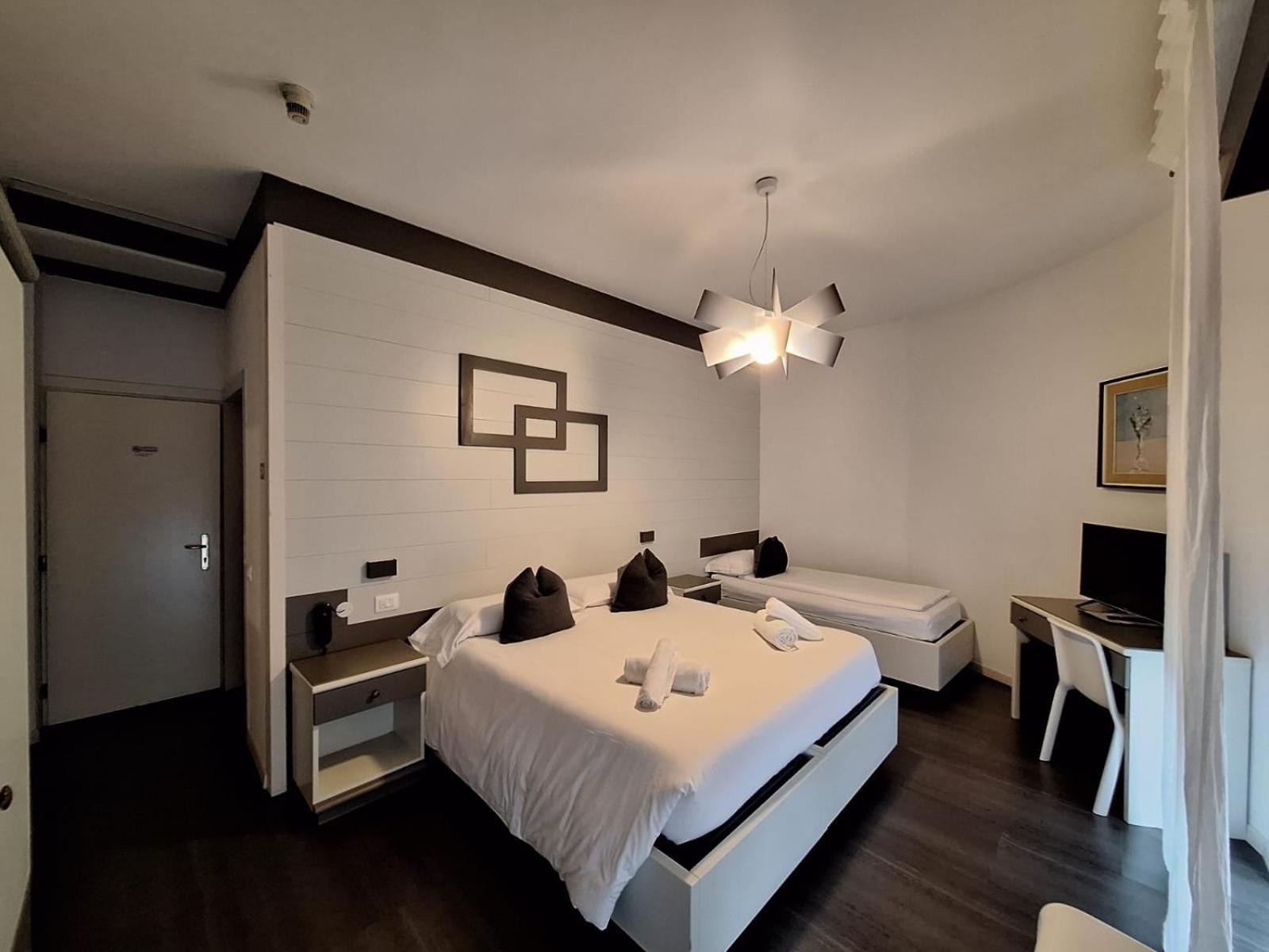Hotel Athos 3*