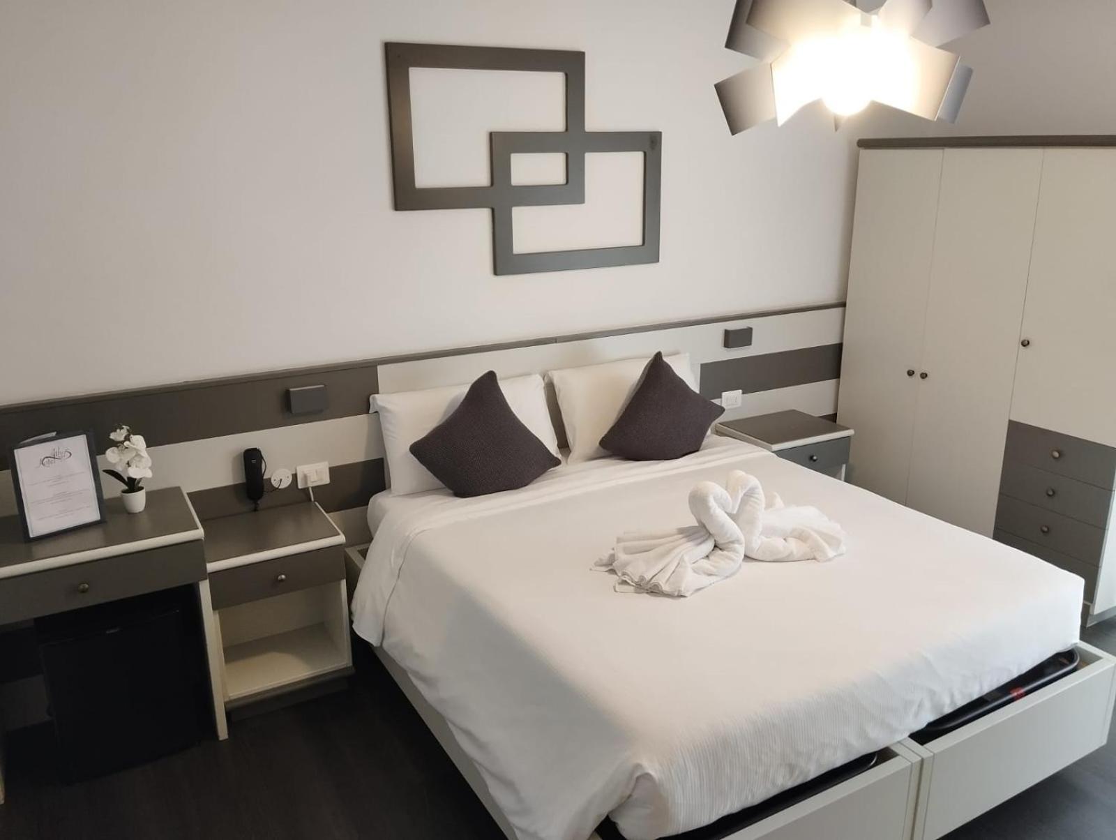 Hotel Athos 3*